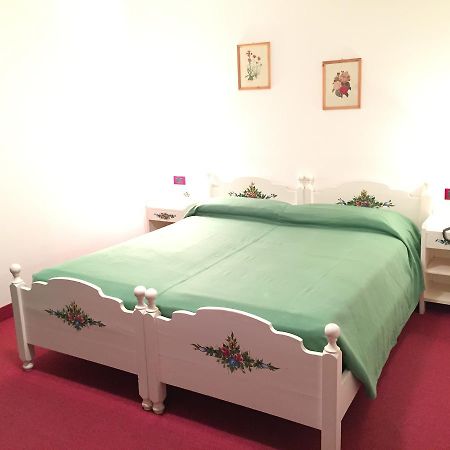 Hotel Tosa Madonna Buitenkant foto