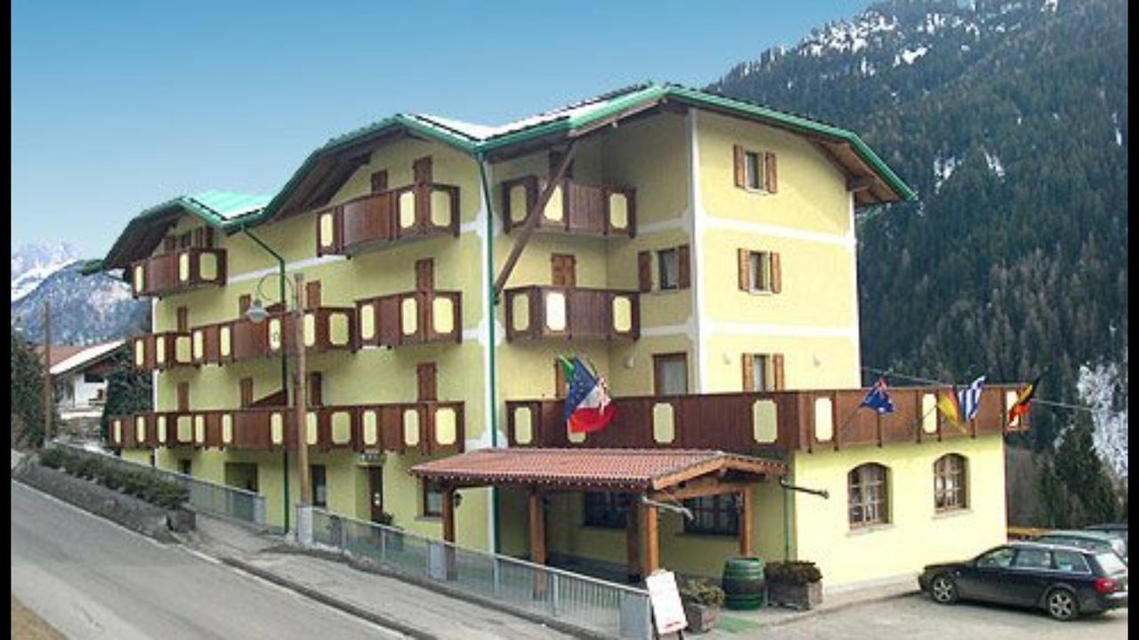 Hotel Tosa Madonna Buitenkant foto